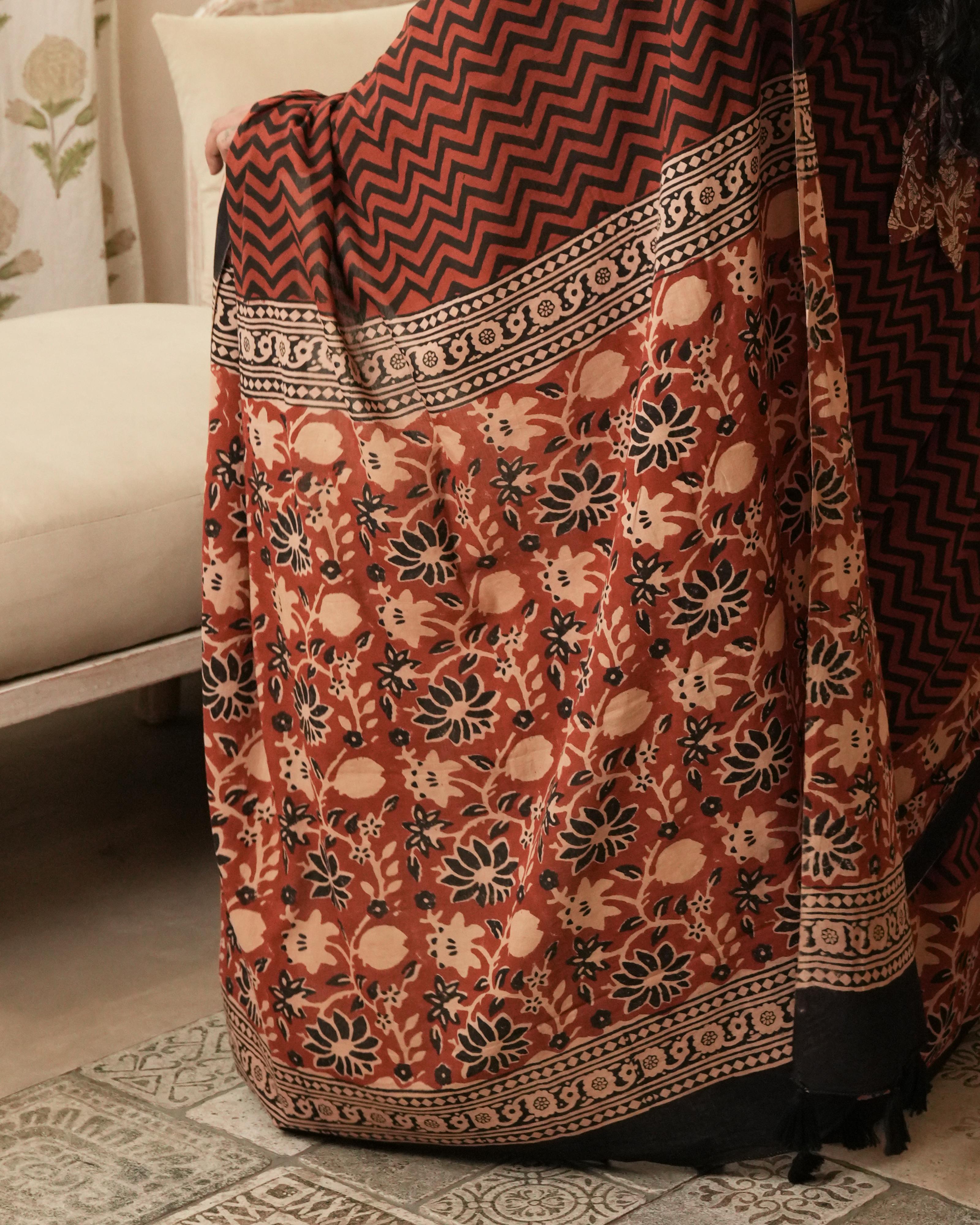 Red Zigzag Bagru Print Mulmul Saree