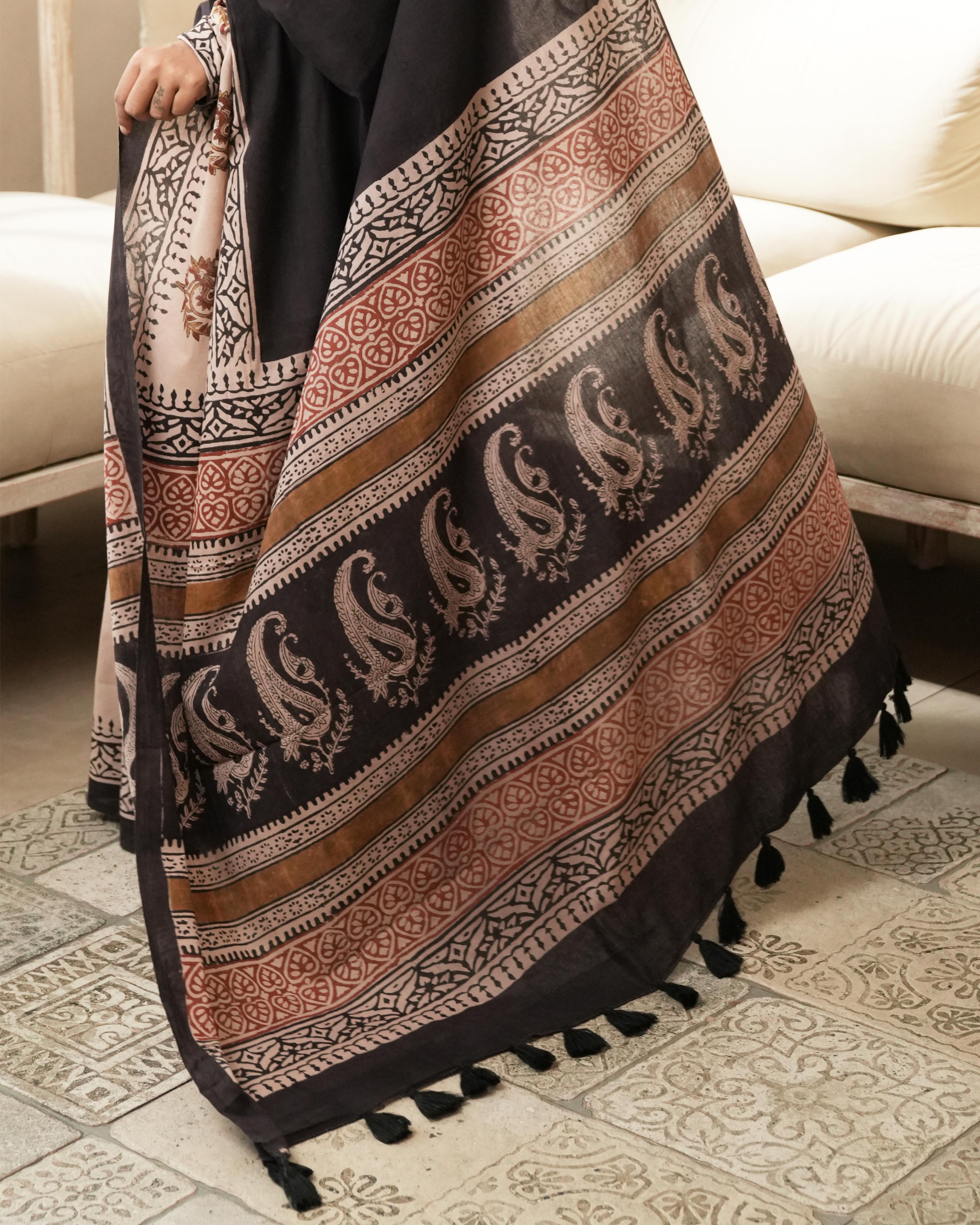 Black Paisley Border Bagru Print Mulmul Saree