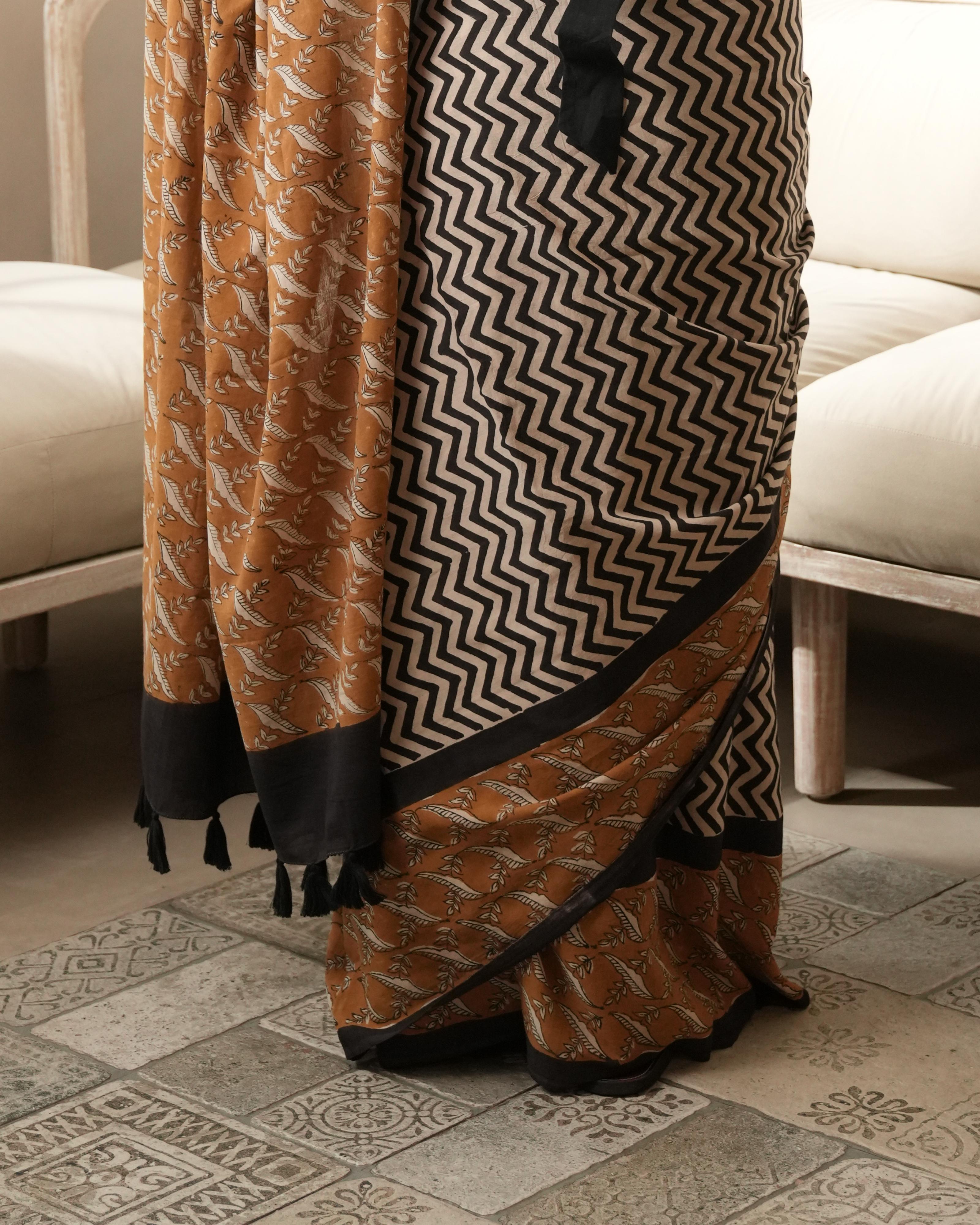 Black Bagru Zigzag Print Mul Cotton Saree