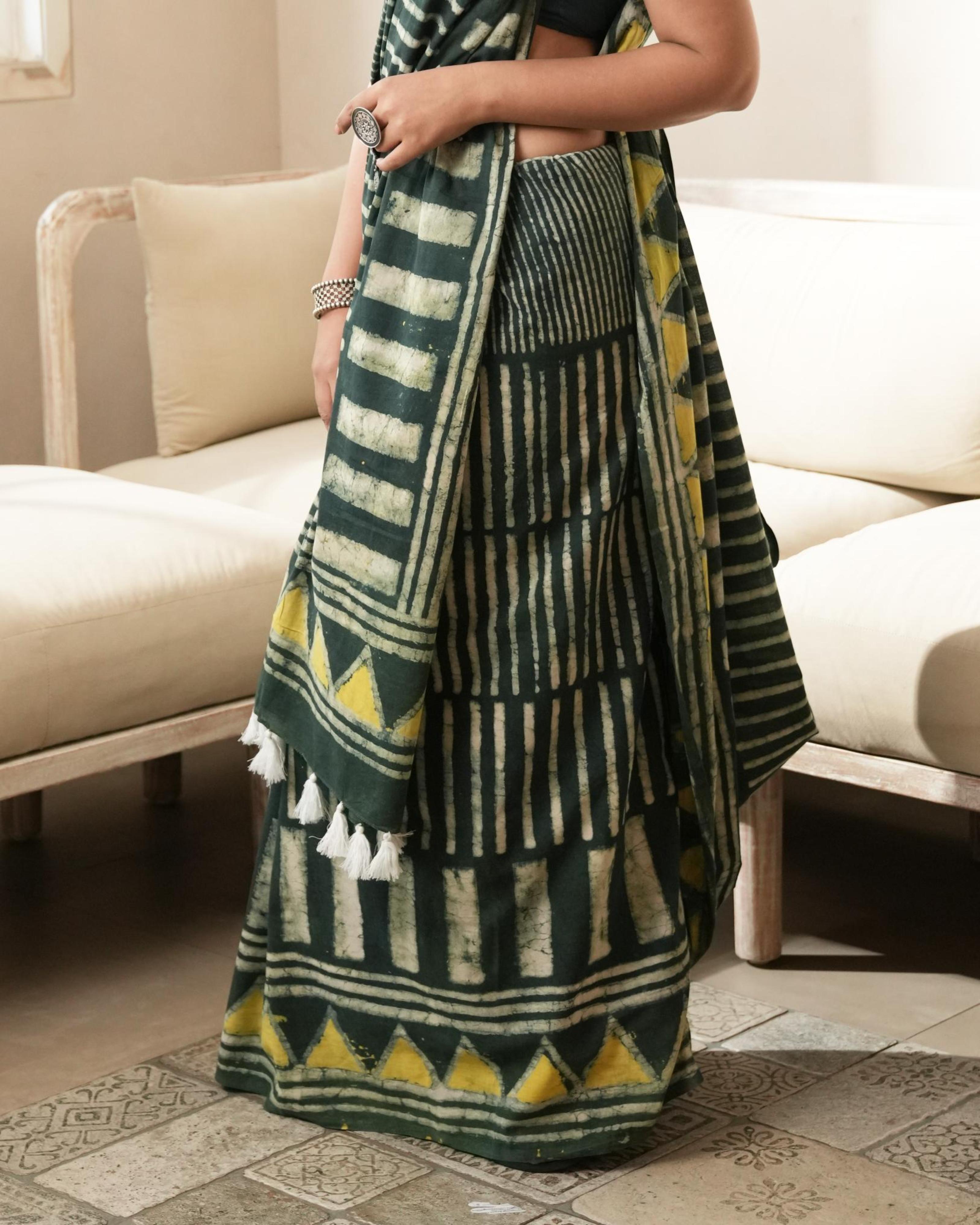 Bottle Green Geometric Dabu Print Mul Saree