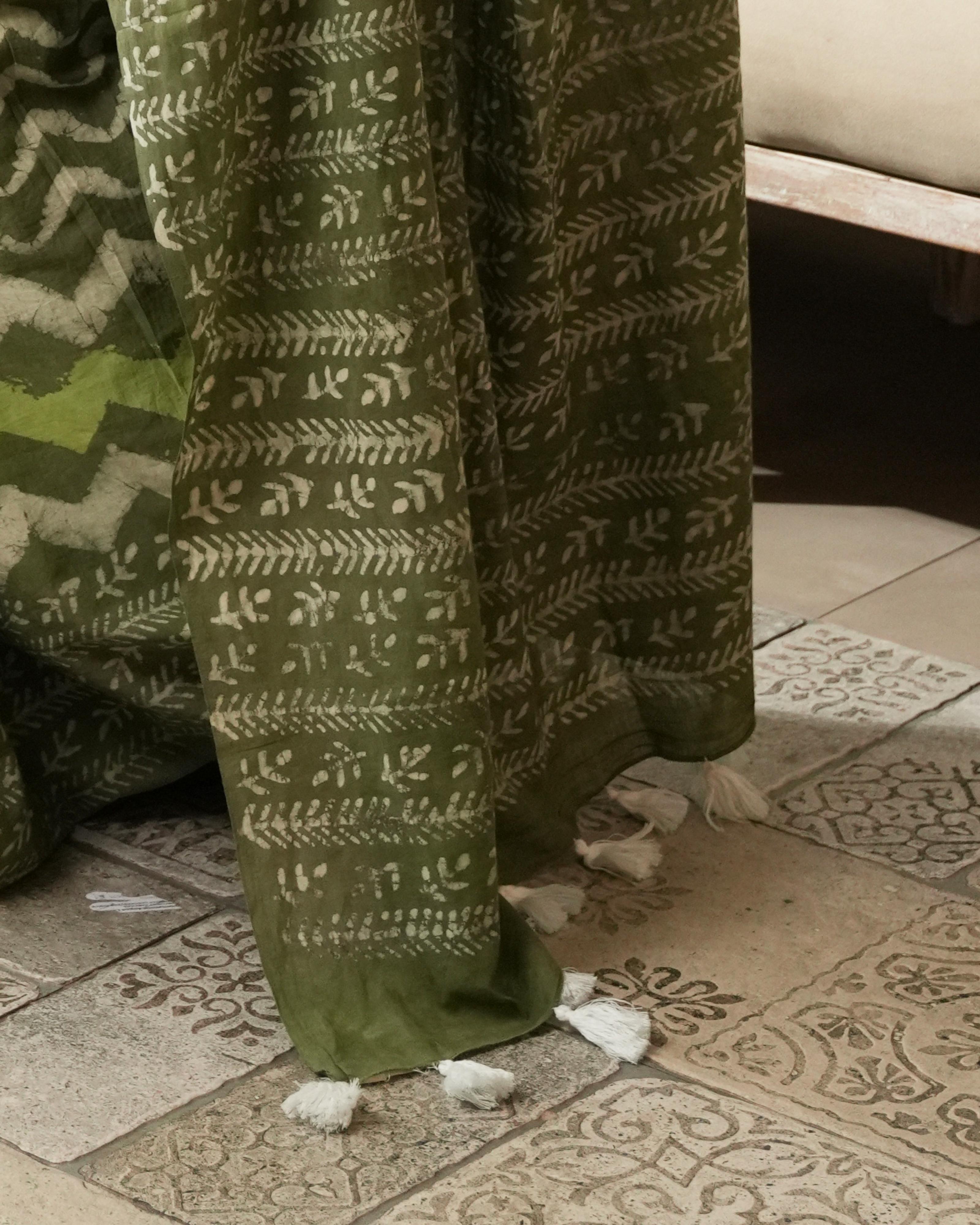 Rustic Green Dabu Wave Print Mul Saree
