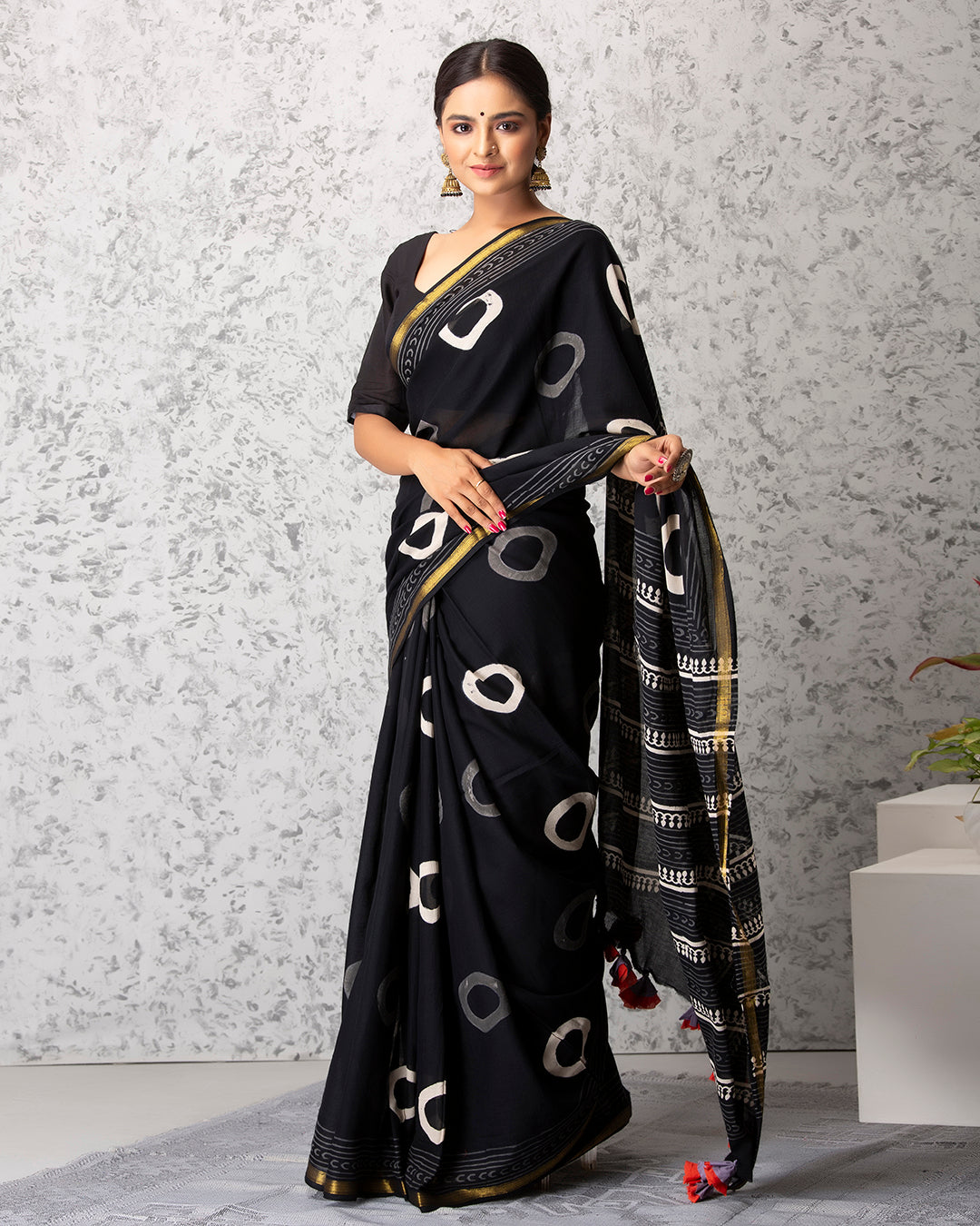 Circular Grey Handblock Black Mulmul Saree