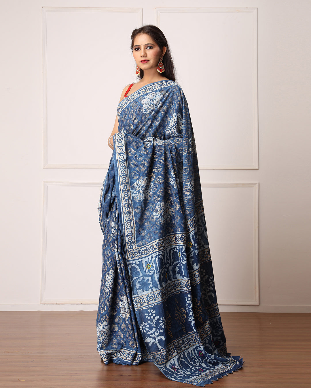 Indigo Ethnic Motif Dabu Print Saree