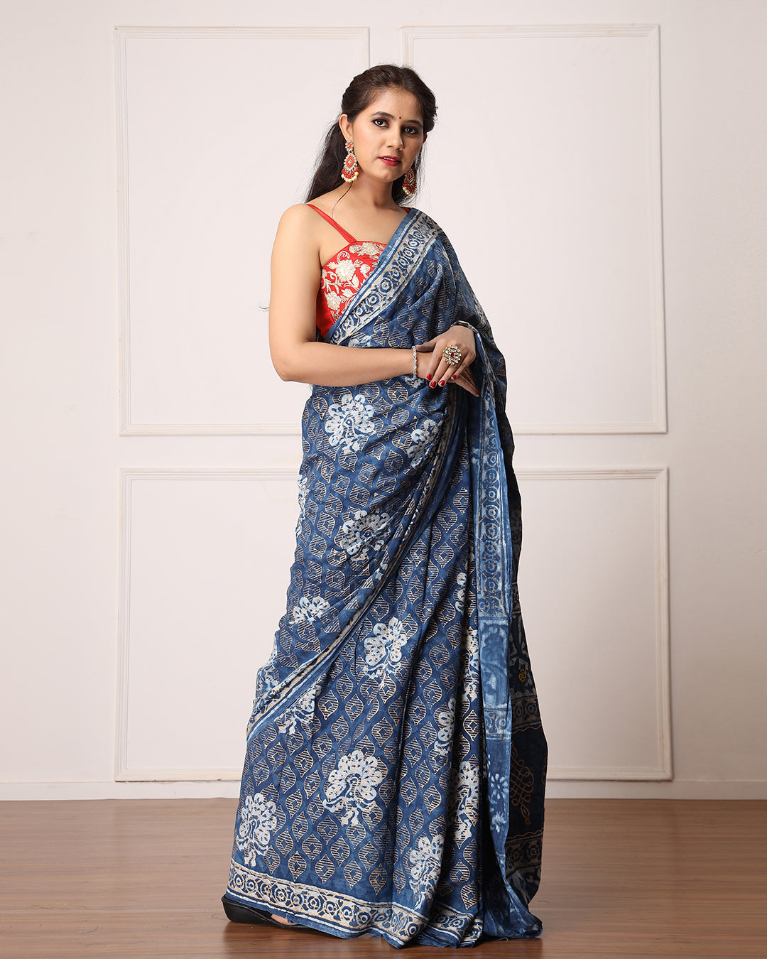 Indigo Ethnic Motif Dabu Print Saree