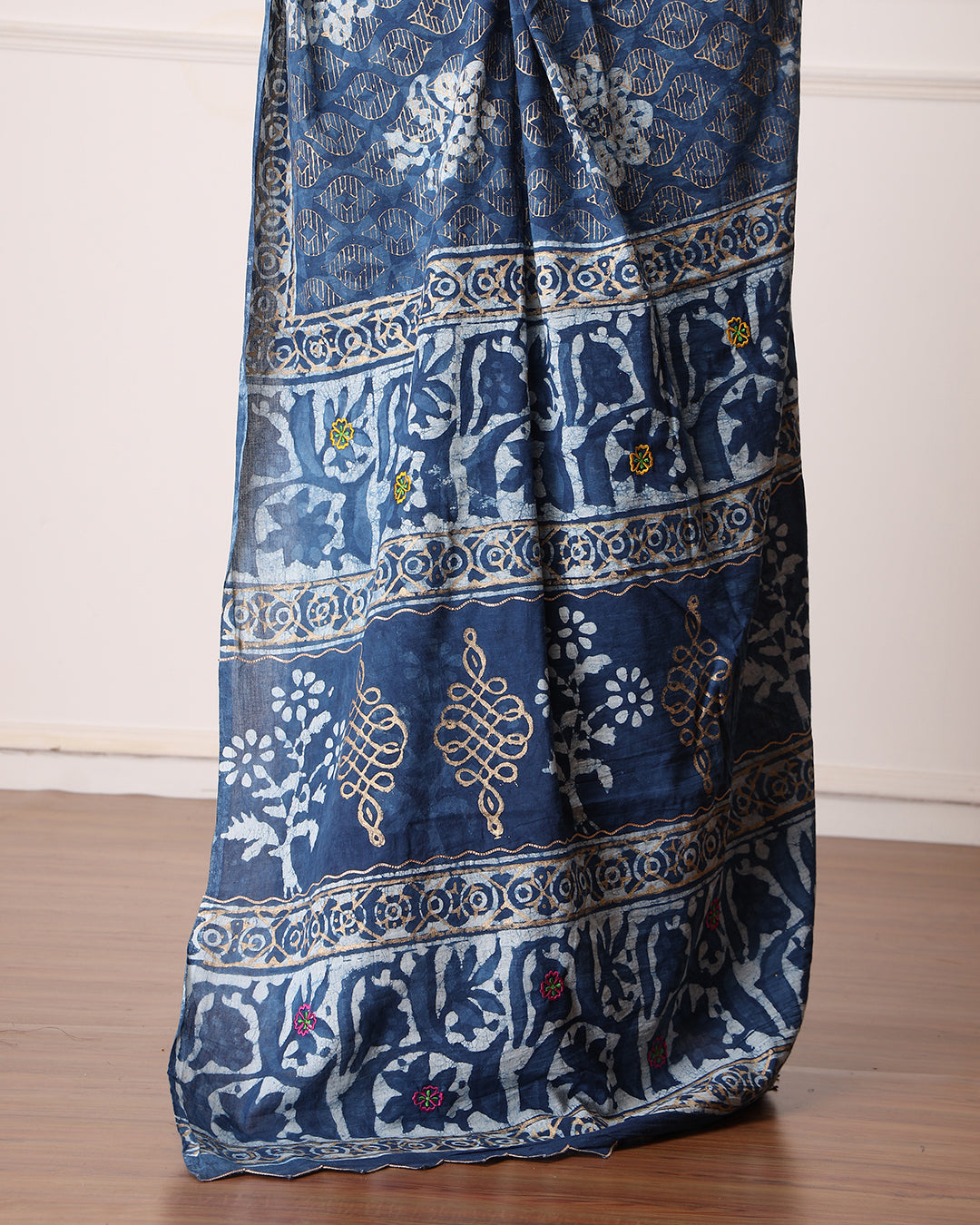 Indigo Ethnic Motif Dabu Print Saree