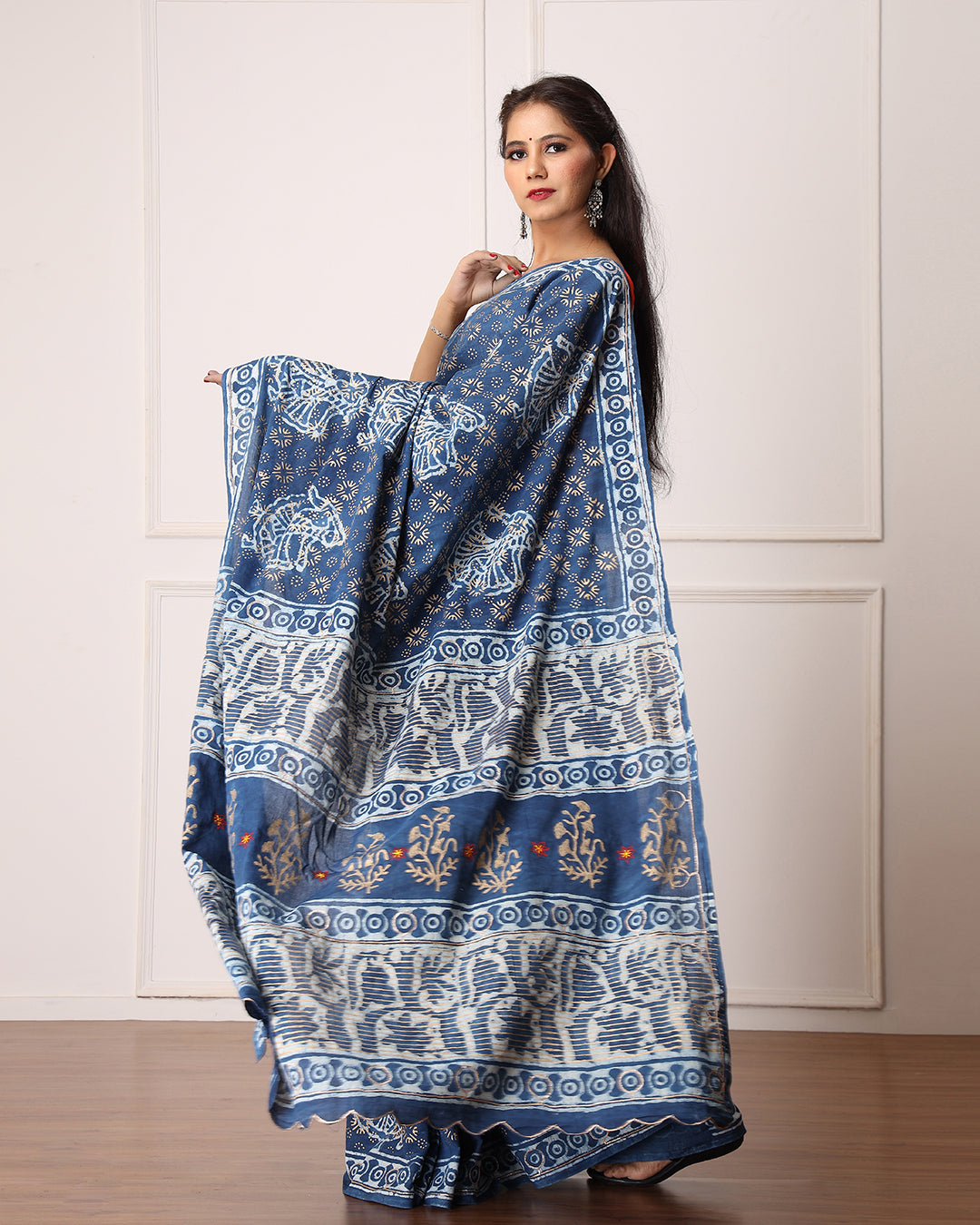 Indigo Ethnic Figure Dabu Print Saree