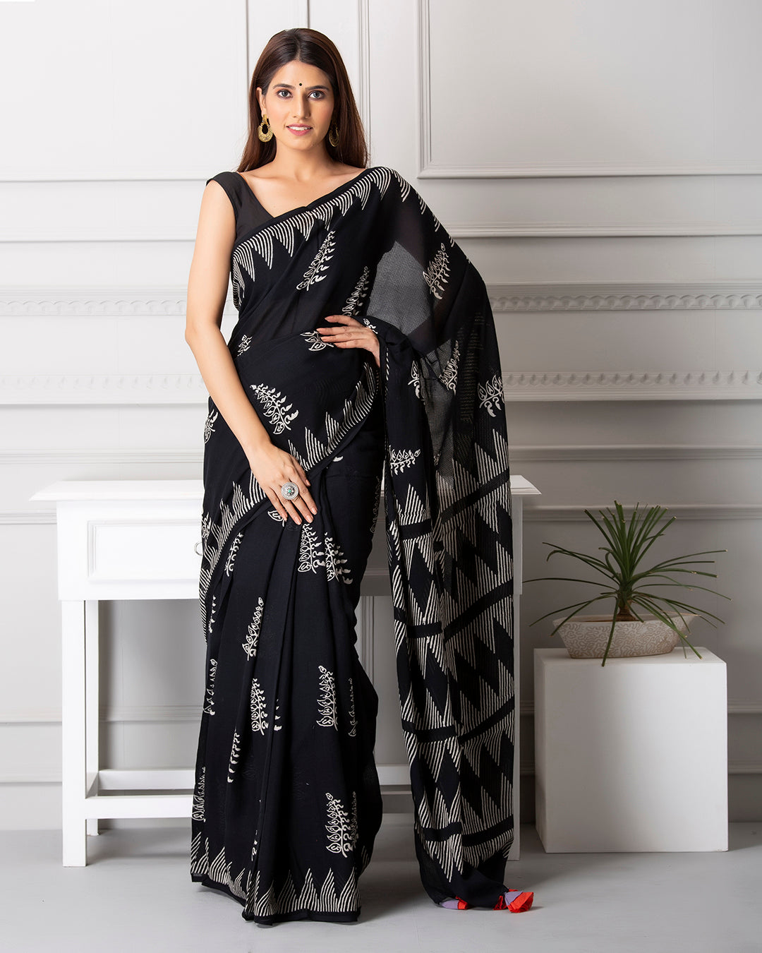 Monochrome Handblock Moonga Cotton Saree