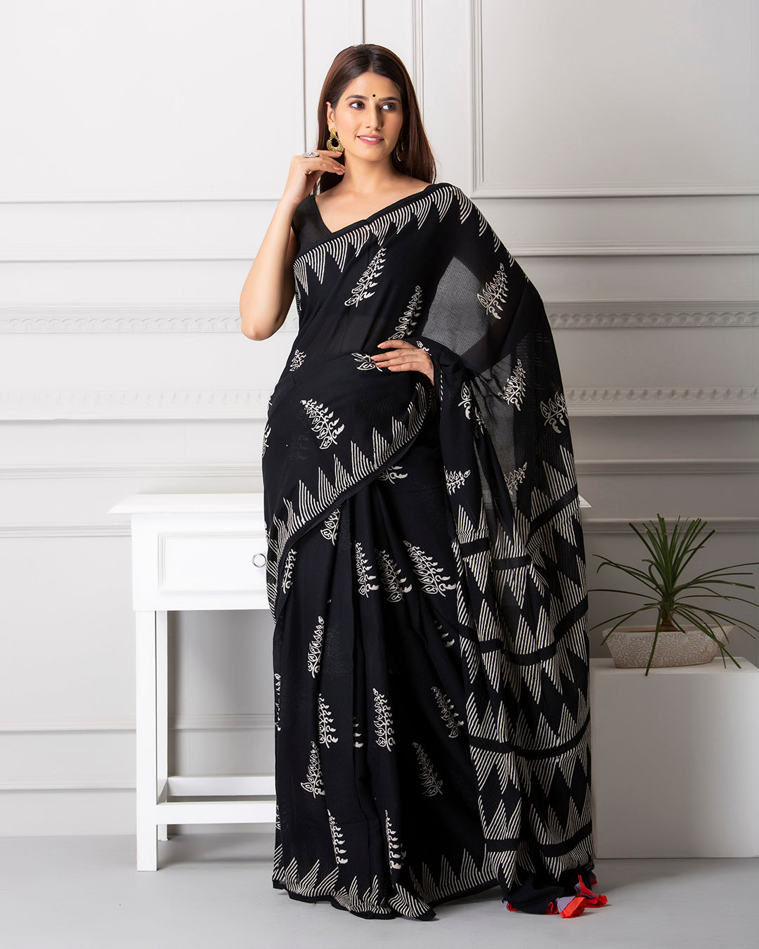 Monochrome Handblock Moonga Cotton Saree