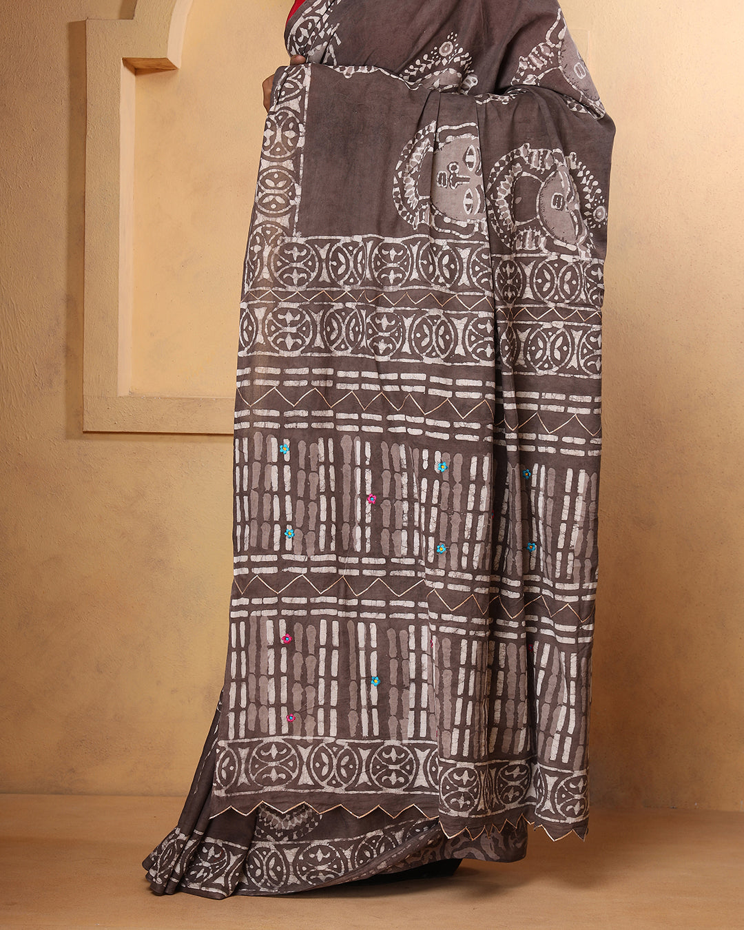 Tribal Dabu Print Tint Grey Mulmul Saree