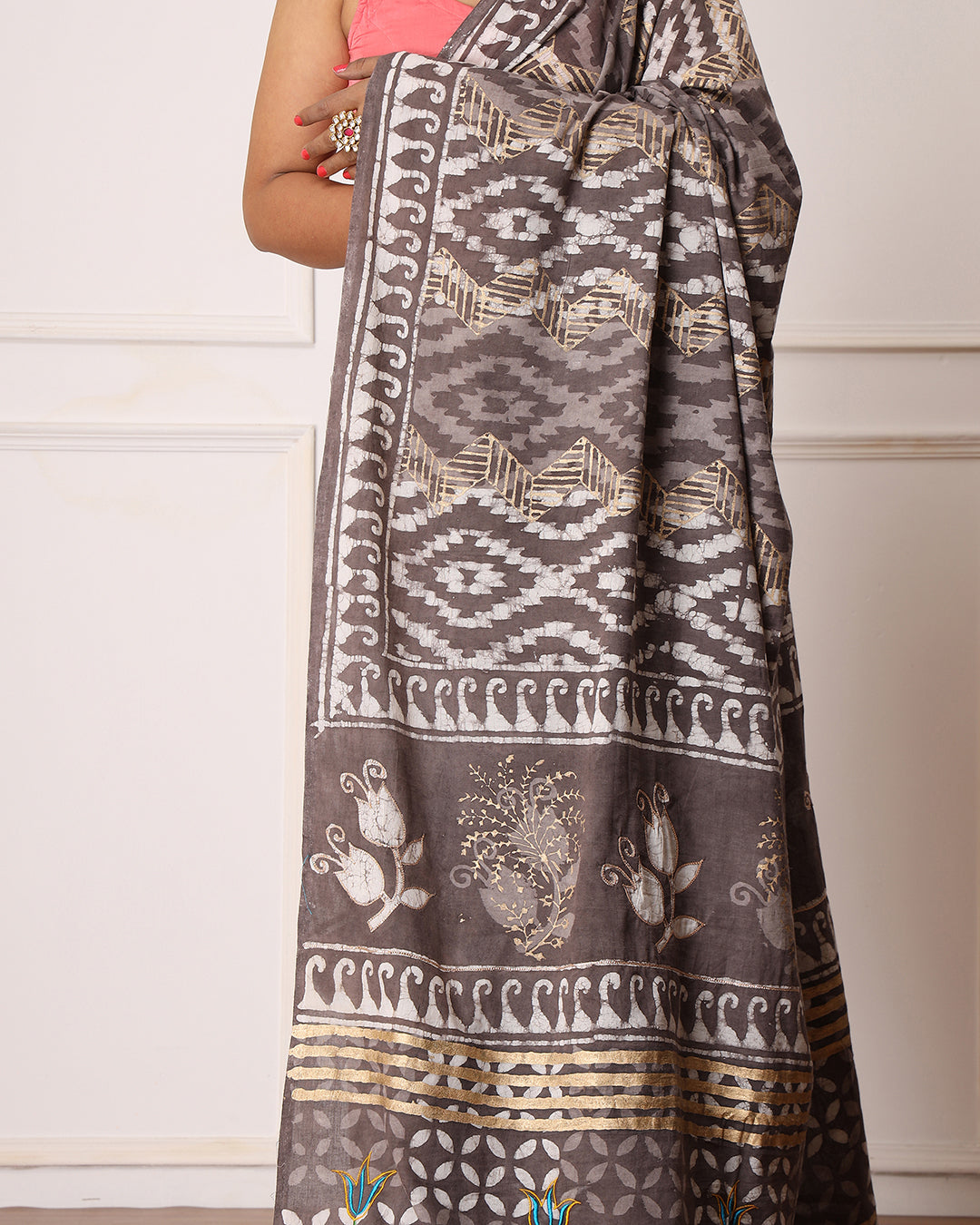 Ikat Dabu Print Grey Saree