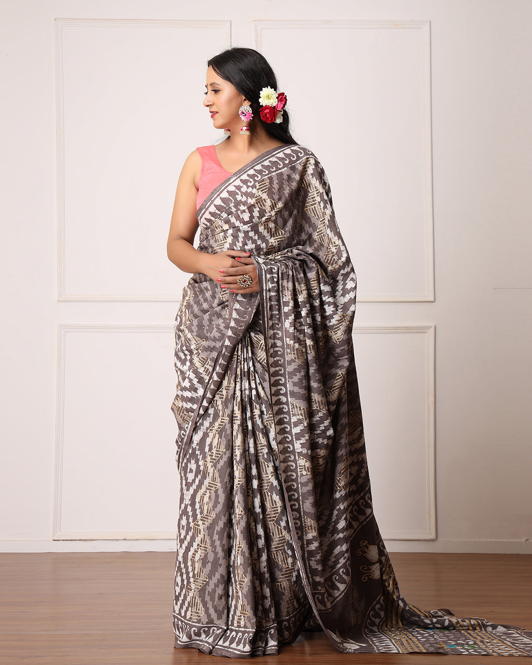 Ikat Dabu Print Grey Saree