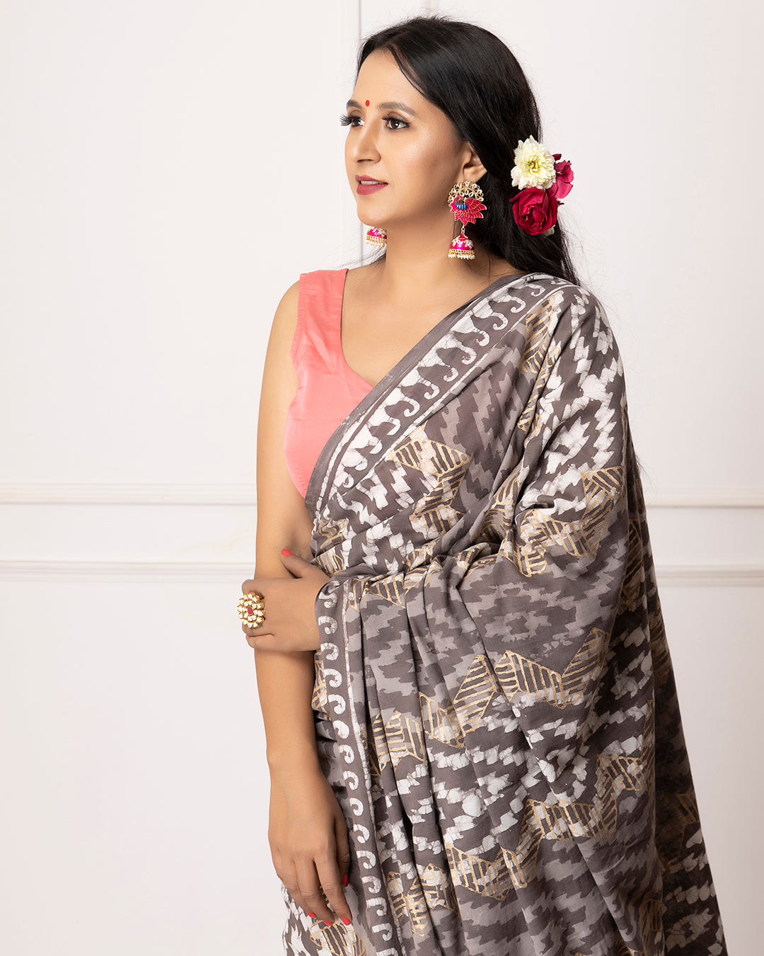 Ikat Dabu Print Grey Saree