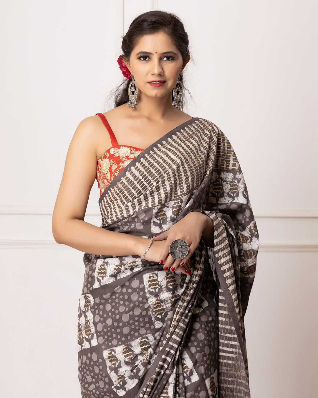 Floral Dabu Print Tint Grey saree