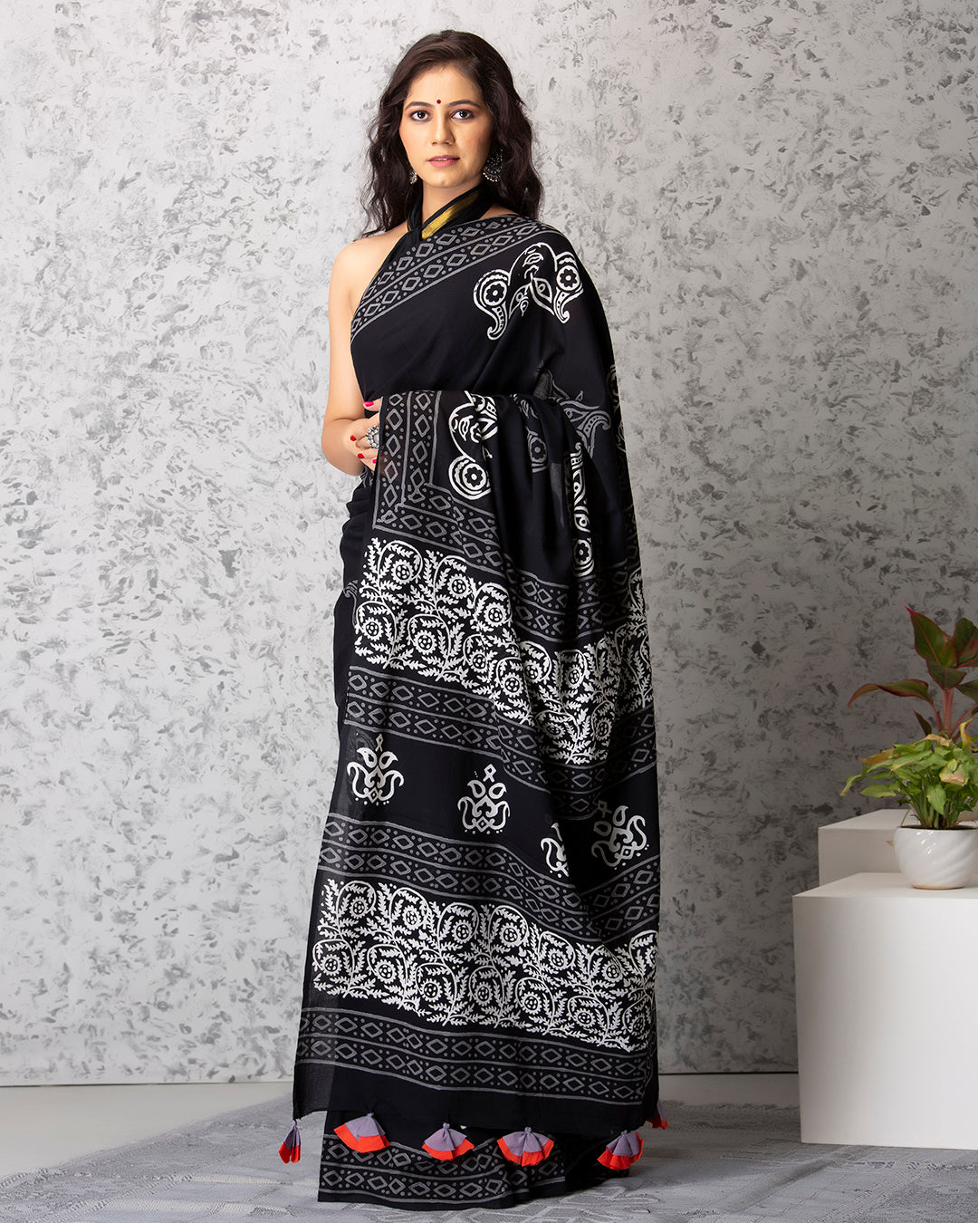 Bold Grey Folk Print Black Mulmul Saree
