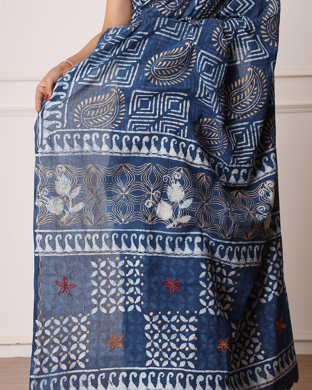 White and Indigo Abstract Dabu Print Cotton Saree