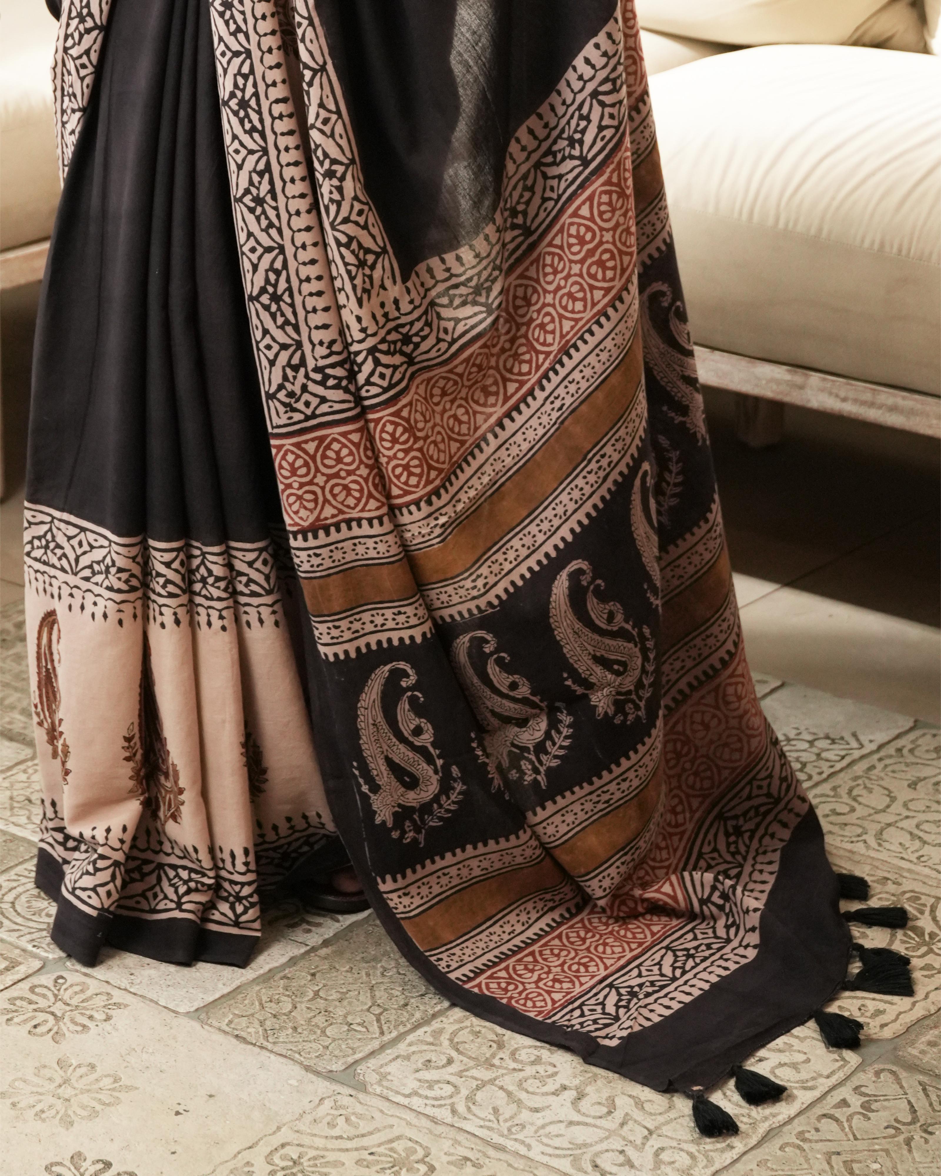 Black Paisley Border Bagru Print Mulmul Saree