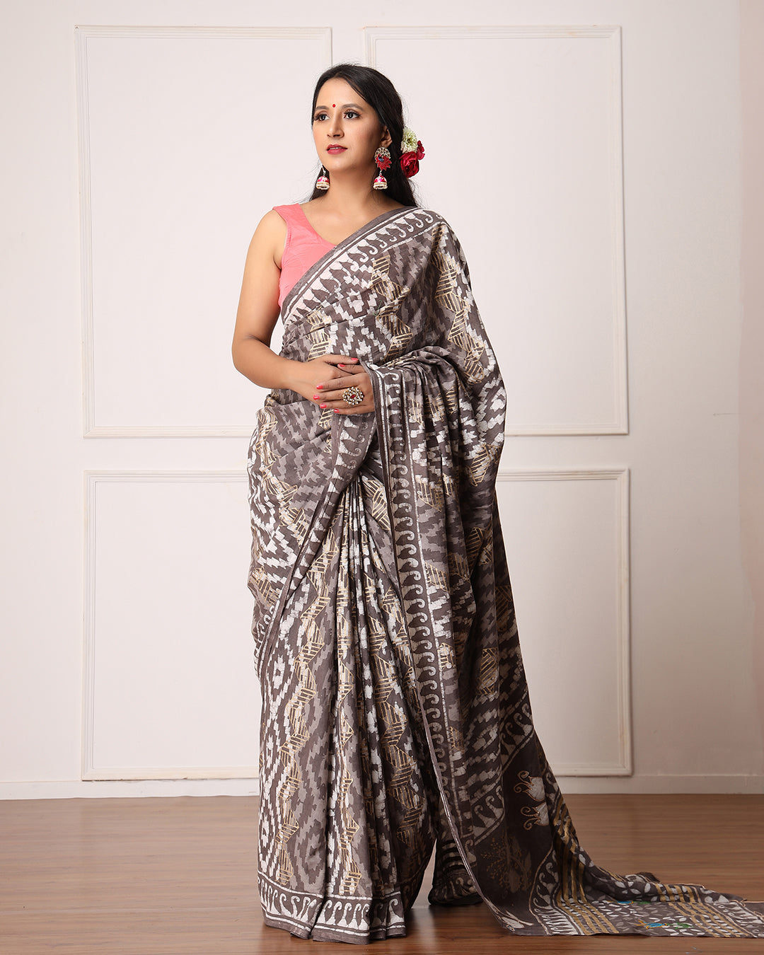 Ikat Dabu Print Grey Saree
