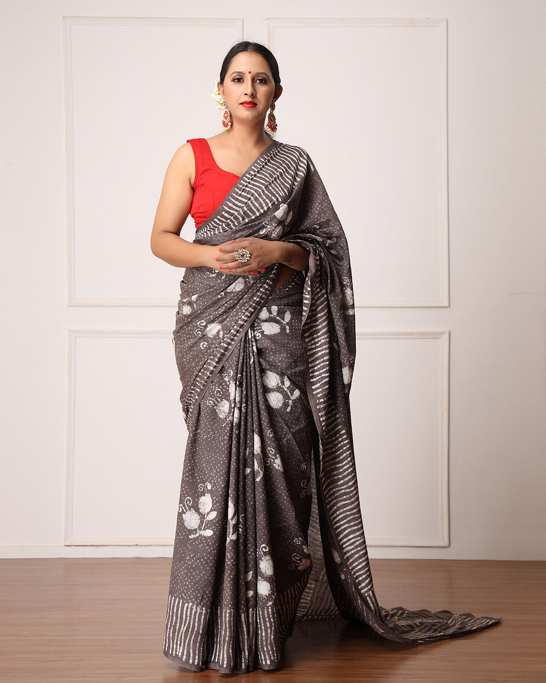 White Floral Dabu Print Grey Mulmul Saree
